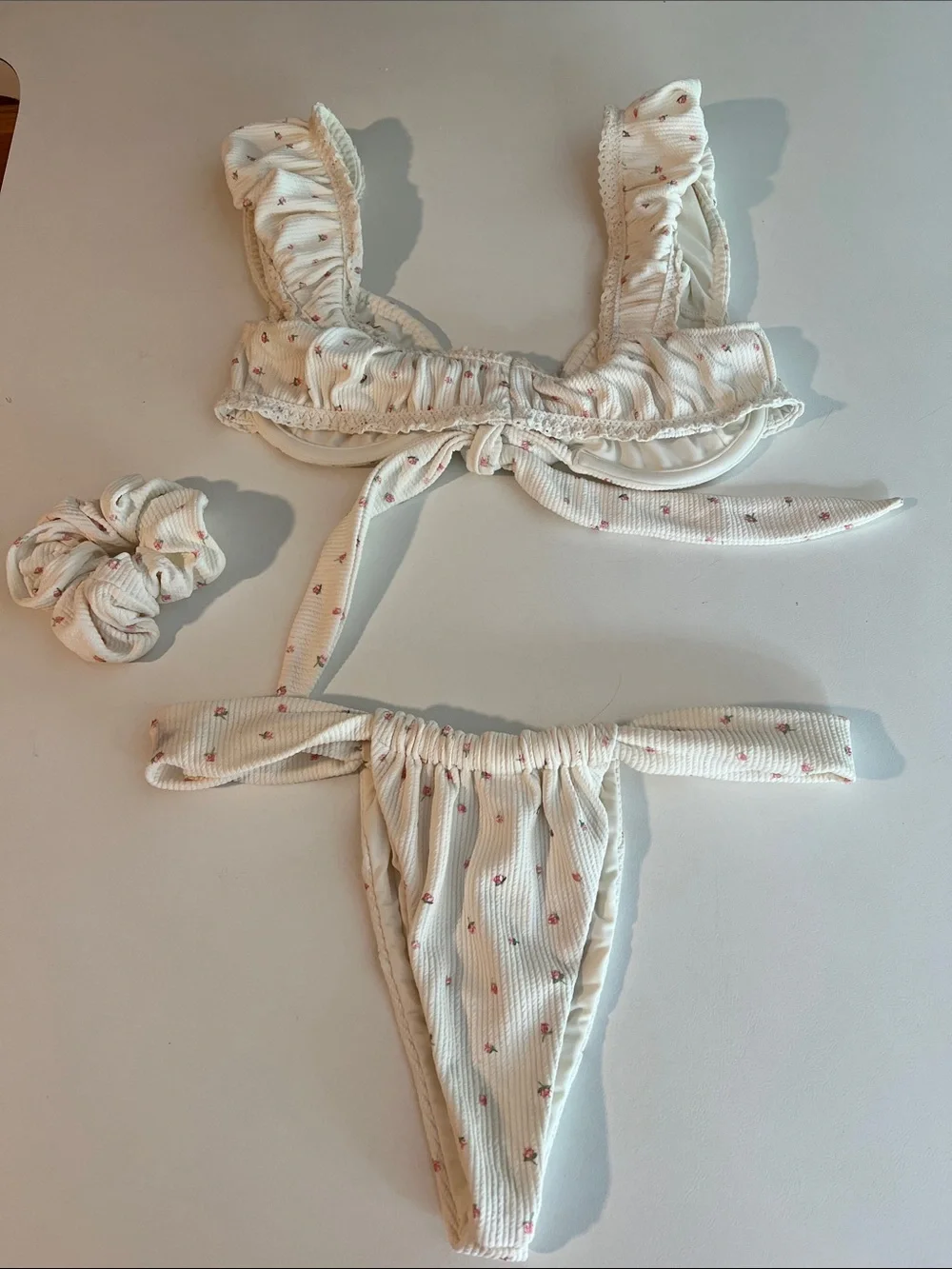 Bydee White Floral Tie-Front Bikini Set with hair scrunchie
